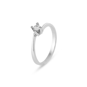Anel Solitário em Ouro Branco 18K com Diamante 