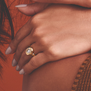 Anel em Ouro Amarelo 18K com Diamantes