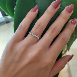 Aliança em Ouro Branco 18K com Diamantes