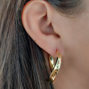 Brinco Argola em Ouro Amarelo 18K 