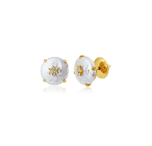 Brinco em Ouro Amarelo 18K e Madrepérola com Diamantes  