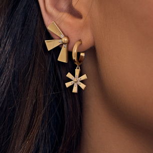Brincos Charm Esporas em Ouro Amarelo 18k com Diamantes