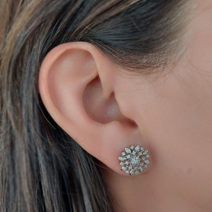 Brinco em Ouro Branco 18K com Diamantes 