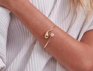 Bracelete Ponto e Vírgula em Ouro Amarelo 18K com Diamantes