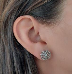 Brinco em Ouro Branco 18K com Diamantes 