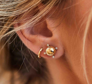 Brinco em Ouro Amarelo 18K com diamantes