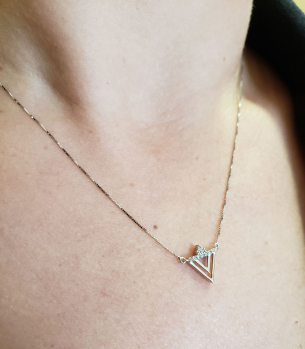 Gargantilha em Ouro Branco 18K - Com Diamantes 